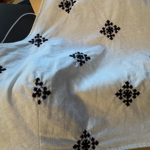 House of Harlow Handkercheif Top - Picture 3 of 7